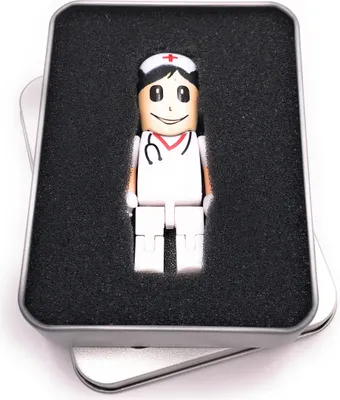 Produktbild von Onwomania Arzt Doktor Chirurg Puppe Figur Männchen weiß USB Stick in Alu Geschenkbox 64 GB USB 3.0