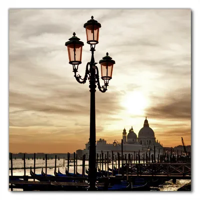 Produktbild von Wallario selbstklebende Möbelfolie/ Tischdecke für Innen und Außen, Größe: 60 x 60 cm - Venedig - Lagune bei Sonnenuntergang