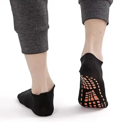 Produktbild von CHPN – Sneaker-Socken – Anti-Rutsch-Socken – Yoga-Socken – Trampolin-Socken – Schwarze Socken mit Anti-Rutsch-Sohle – Schwarz/Orange – Größe 39/43