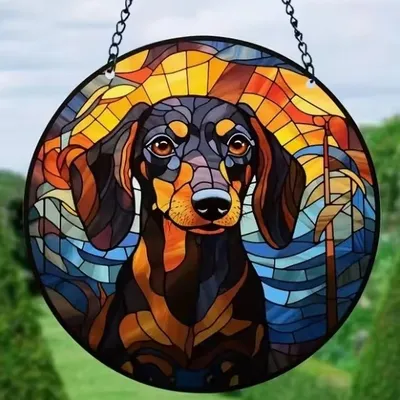 Produktbild von Bezaubernder Sonnenfänger mit Dackel - Typ12 aus Buntglas KP31504