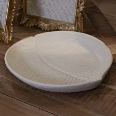 Obrázek produktu pro Odkládací miska z krémové pryskyřice 33x29x4 cm