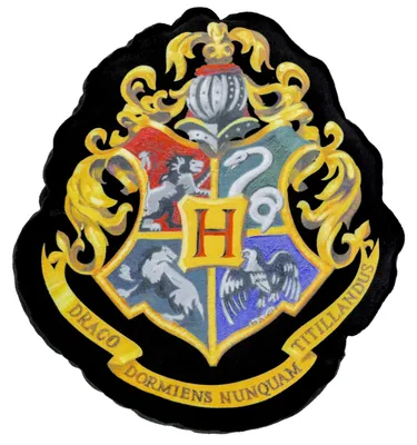 Produktbild von Harry Potter Kissen - Hogwarts Wappen Dekokissen Sitzkissen Zierkissen Schwarz 37 x 32 x 5 cm