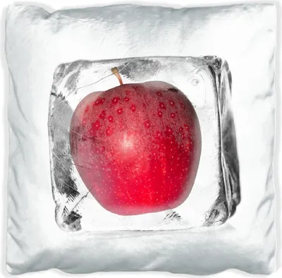 Produktbild von Wallario Premium Kissen, weiche Oberfläche, mit Motiv Roter Apfel in Eiswürfel - Eiskaltes Obst, Größe: 30 x 30 cm, mit weißer Rückseite