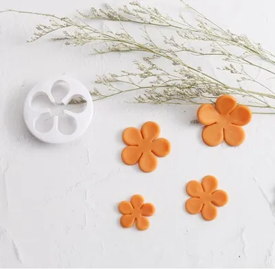 Produktbild von Ausstechformen Prägeausstecher für Fondant + Marzipan 4er Set Blütenblätter