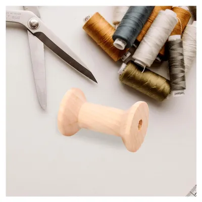 Produktbild von 10 Holzspulen für Garn und Faden – Leere Wickelspulen für Nähen und Stricken, ideal für DIY-Projekte und Garnaufbewahrung