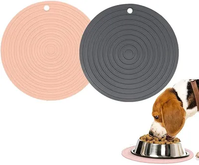 Produktbild von 2 Stücke Napfunterlage Hund Katzen Silikonmatte Hundenapf Unterlage wasserdichte Und rutschfeste Silikon Fressnapf Unterlage für Hunde Katzen Geeignet für Mittlere und Kleine Haustiere
