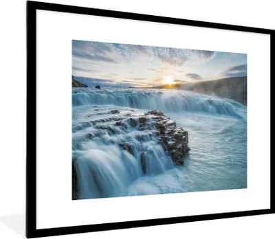 Produktbild von MuchoWow® Gerahmtes Poster Wasserfall - Wasser - Steine - Sonne - Natur 80x60 cm - Poster mit Schwarzem Bilderrahmen Wandposter Rahmen Foto Bilder - Schlafzimmer-Dekorationen - Fotoposter