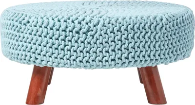 Obrázek produktu pro HOMESCAPES Pletená podnožka, 30 cm vysoká, světle modrá