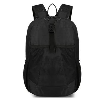 Produktbild von Faltbarer Rucksack 20L Schwarz - Zusammenklappbarer Wanderrucksack im Kompressionsbeutel (32x15x42 cm) - Packbar & Wasserdicht