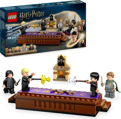Produktbild von LEGO Harry Potter Die Kammer des Schreckens: Duellierclub Set mit Umstürzfunktion, Modulares Hogwarts Schloss, inkl. 1 von 14 Sammel-Porträts, H: 2 cm B: 16 cm T: 4 cm
