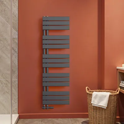 Immagine prodotto di S'AFIELINA 1320x400mm Radiatore da bagno Radiatore per asciugamani Radiatore a pannello piatto per bagno Attacco laterale antracite 570 Watt