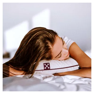 Produktbild von Nackenkissen Flat Pillow – Ergonomisches Schlafkissen für Bauchschläfer. Flaches Kopfkissen aus Memory Foam.
