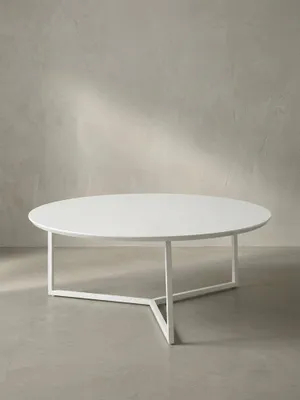 Produktbild von Runder Couchtisch aus weißem "Mdf"-Holz, Metall-Beingestell, Ø 80 cm, Höhe 33 cm. 80x80x33 cm | Kadima Design