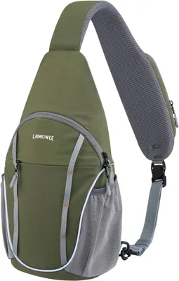 Produktbild von Grüne Umhängetasche mit RFID-Schutzfach, verstellbarem Trageriemen und den Maßen 20 x 11 x 39 cm