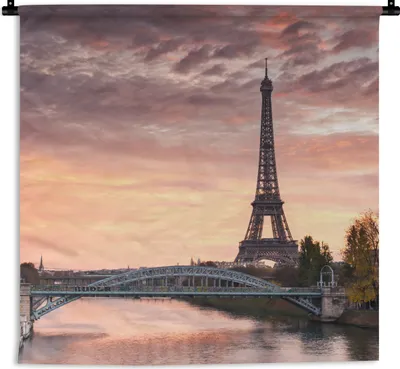 Produktbild von MuchoWow® Wandteppich Wandbehang Ein wunderschöner orangefarbener Himmel über dem Eiffelturm in Paris 60x60 cm Tapisserie Dekoration Wandtuch - Dekorationen - Wand Decke