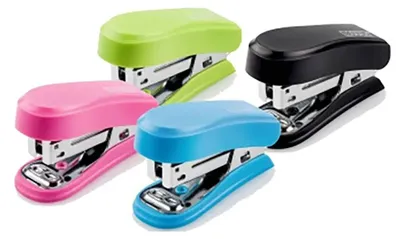 Imagen del producto de Engrapadora Novus Mini, para hasta 12 hojas, con 12 colores diferentes en el paquete