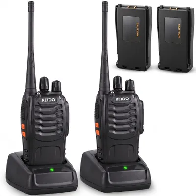 Produktbild von Walkie Talkie 2er Set, Tragbare Funkgeräte, 16 Kanäle, bis 8 km Reichweite, LED Lampe, Akku 1500 mAh, Gürtelclip, Ladegerät, Schwarz, Outdoor, Retoo