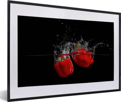 Produktbild von MuchoWow® Gerahmtes Poster Paprika - Gemüse - Stilleben - Wasser - Rot 60x40 cm - Poster mit Schwarzem Bilderrahmen Wandposter Rahmen Foto Bilder - Schlafzimmer - Plakat in Rahmen - Drucken