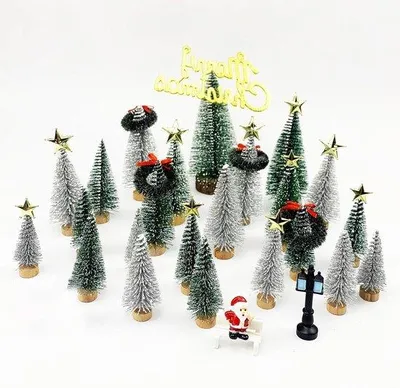 Produktbild von Mini Weihnachtsbaum - Kleine Tannenbaum mit Holzfuß für Heimweihnachten - Tischbaumdekoration (42 Stücke)