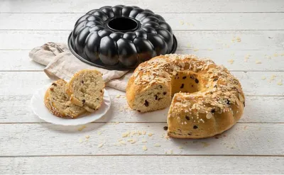 Produktbild von Gistvlechtform Ø 32 cm BLACK METALLIC - hochwertige antihaftbeschichtete Backform - Plattenstahl Kuchenform - schwarz - 1 Stück