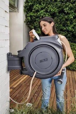 Immagine prodotto di Avvolgitore automatico per tubo da giardino - 30 metri - Montaggio a parete - Rotazione di 180 gradi con 8 tipi di getto
