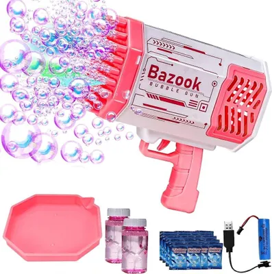 Pink-weiße Bazooka-Blasenpistole mit einem Strom bunter Blasen, zusammen mit Blasenlösung, Ladekabel und Batterie