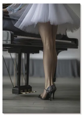 Produktbild von POSTER - 29x42 cm (A3) - View - Ballerina am Klavier, Eleganz und Zartheit - Wandbild für Wohnzimmer Schlafzimmer & Flur, Modernes Poster Wanddeko, Ungerahmt