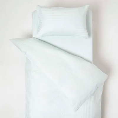 Produktbild von HOMESCAPES Kinderbettwäsche, blau mit Satin-Streifen, 100% Baumwolle Fadendichte 330