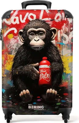 Produktbild von NoBoringSuitcases.com® Koffer Handgepäck Trolley Rollkoffer Kleine Reisekoffer mit 4 Rollen - Schimpanse vor einer Graffiti-Wand - Cabin Size < 55x40x23 cm & 55x40x20 cm - Fotokoffer - Kabinenkoffer - BoardgepäckHandgepäck Koffer 55x35x20 cm, 36L,