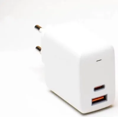 Produktbild von AUKEY PA-B3 GaN Omnia Mix Wandladegerät 65W 2xUSB (1xUSB-C & 1xUSB-A) Weiß