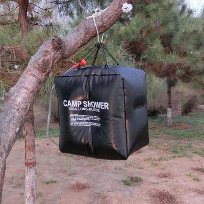 Productafbeelding van Solar Tuindouche / Camping Douche met douchekop - Douchezak 40 liter met Douchekraan - Campingdouche voor warm water doormiddel van zonneenergie -