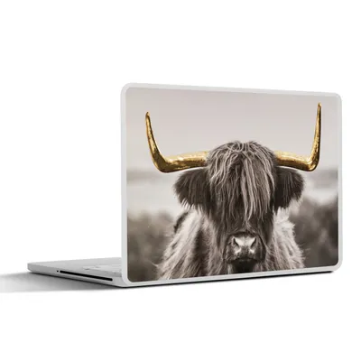 Produktbild von MuchoWow® Laptop Aufkleber Sticker Cover Schottischer Highlander - Gold - Schwarz - Weiß 32.5x23.5 cm - Sticker für Laptop - Selbstklebend