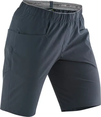 Dunkelgraue Kletter- und Boulderhose für Damen von Edelrid; Modell "Wo Radar Shorts II"; mit zwei seitlichen Taschen.