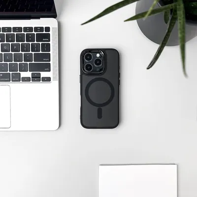 Image de Collection magnétique Étui Magsafe pour Iphone 16 Pro - Noir