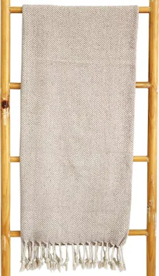 Produktbild von Unyqoos® Plaid Mansay – Wohndecke aus recycelter Baumwolle, 150 x 125 cm, Decke für Sofa, Couch und Bett