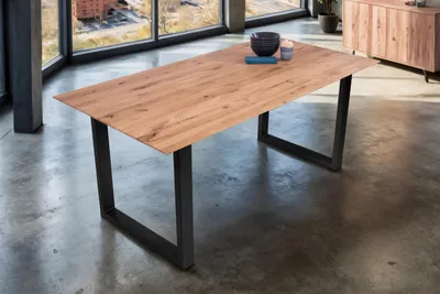 Produktbild von Esstisch 180 x 90 cm Lotte, Eichenholz massiv & geölt, Esszimmertisch mit Schweizer Kante/gerade Ecken, U-Gestell aus Metall Schwarz, pflegeleichter Holztisch