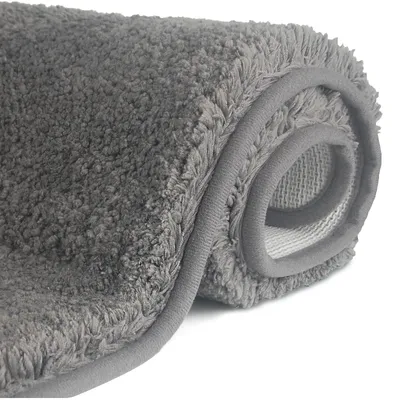 Produktbild von Rutschfeste, hochflorige Badematte 70x120 cm, maschinenwaschbar, Badematte aus wasserabsorbierenden, weichen Mikrofasern für Badewanne, Dusche und Badezimmer (grau)