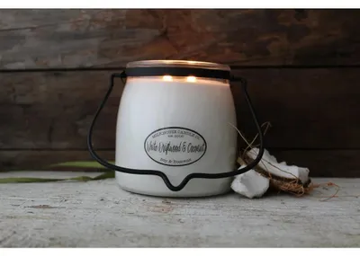 Image de MILKHOUSE CANDLE Bougie parfumée White Driftwood & Coconut, BUTTER JAR, 2 mèches (454 g)
