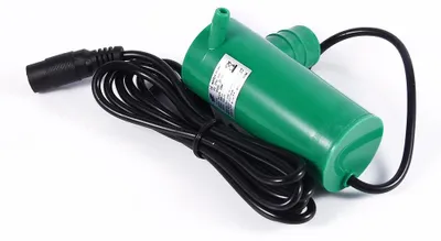 Immagine prodotto di Pompa sommersibile anfibia a 12 V CC, prevalenza massima 9 m, portata 500 l/h, per laghetti e irrigazione agricola, verde