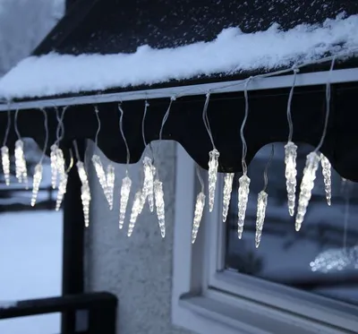 LED Lichterkette Eiszapfen - 40 Eiszapfen mit kaltweißer LED - L: 3,9m - transp. Kabel - für Außen