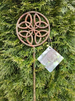 Produktbild von Edelrost Gusseisen Gartenstecker keltischer Knoten
