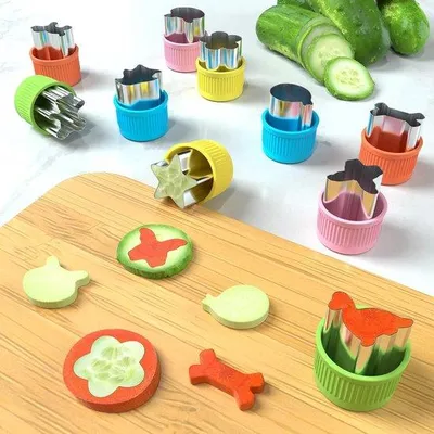 Produktbild von 23-teiliges Ausstechformen-Set aus Edelstahl mit lustigen Motiven für Plätzchen und Gebäck
