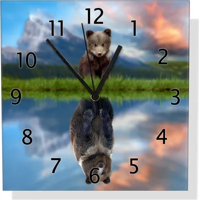 Produktbild von Wallario Design Wanduhr Zukunftsaussichten aus Echtglas, Größe 30 x 30 cm