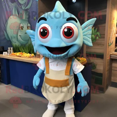 Produktbild von Himmelblauer REDBROKOLY Fisch-Tacos Maskottchen Kostüm charakter bekleidet mit einem Henley-Hemd und Hosenträgern
