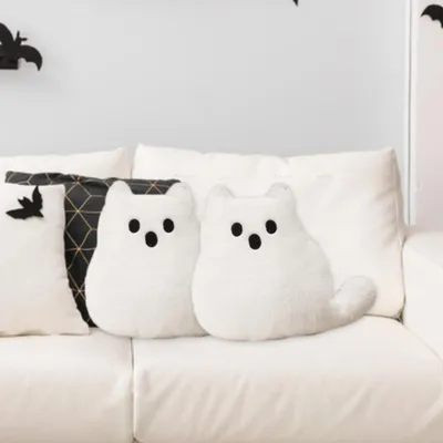 Produktbild von 2 Stück Halloween-Kissen in Form einer Geisterkatze, süßes dekoratives Plüschkissen für Halloween im Innenbereich, Wohnzimmer, Couch, Dekoration