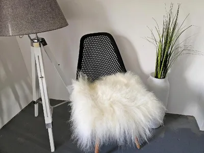 Immagine prodotto di Cuscino bianco in vera pelle di pecora islandese 40x40cm patchwork