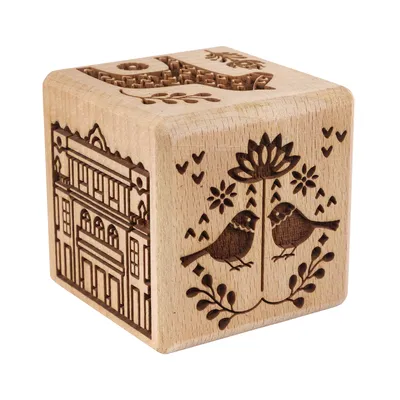 Image de Goody Woody cube à gâteau gravé 6 cm bois de hêtre 6 motifs style scandinave