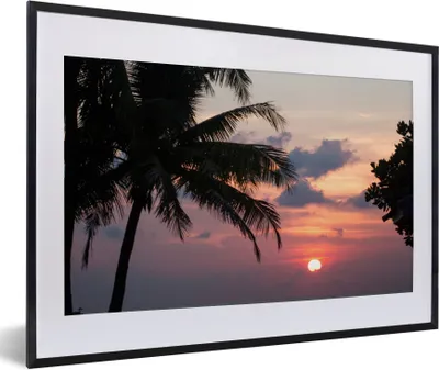 Produktbild von MuchoWow® Gerahmtes Poster Tropisch - Palme - Sonne 60x40 cm - Poster mit Schwarzem Bilderrahmen Wandposter Rahmen Foto Bilder - Schlafzimmer - Plakat in Rahmen - Drucken