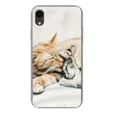 Produktbild von MuchoWow® Handyhülle Schutzhülle Hülle für iPhone XR Katzen - Sofa - Wohnzimmer Silikon Softcase Handy Hülle - Schutzdeckel