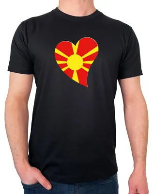 Produktbild von Huuraa Herren T-Shirt Mazedonien Flagge Herz S Black Bio Baumwolle Fairtrade Herrenshirt Geschenkidee